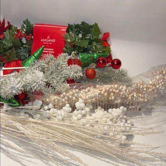 Ashland Red and Green Holiday Garland and wreath tiges - Picture 3 of 9